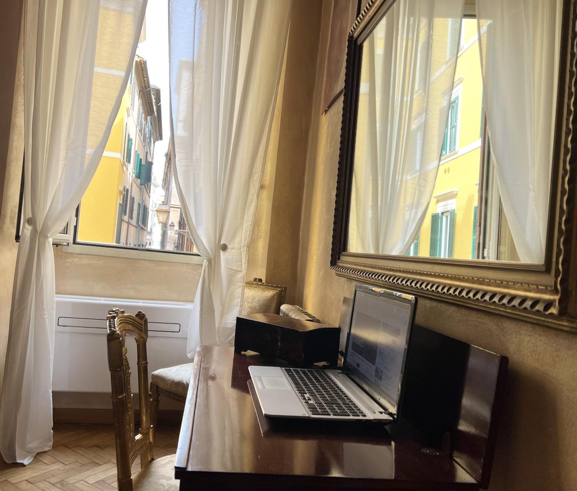 Italy Typicall Campo Di Fiori Apartment Rom